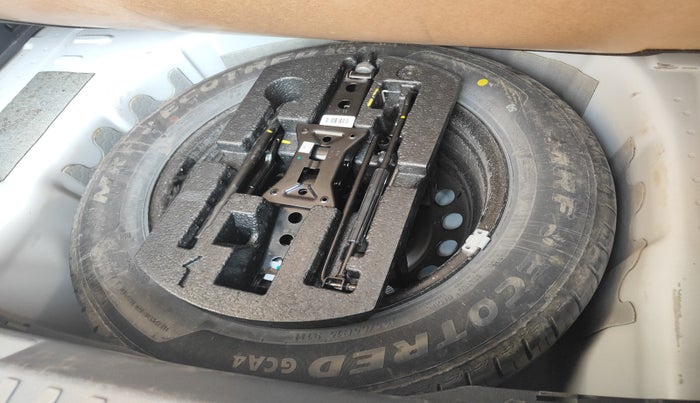 2024 Volkswagen TAIGUN TOPLINE 1.0 TSI AT, Petrol, Automatic, 31,000 km, tyre