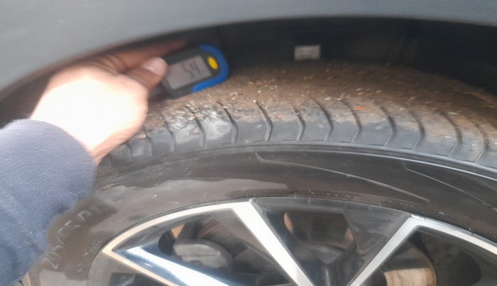 2024 Skoda KUSHAQ STYLE 1.5L TSI DSG, Petrol, Automatic, 27,166 km, tyre