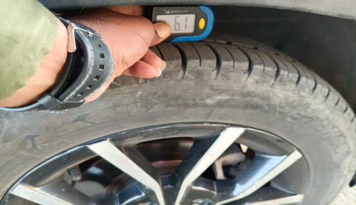 2018 Mahindra KUV 100 NXT K8 D 6 STR, Diesel, Manual, 76,981 km, tyre