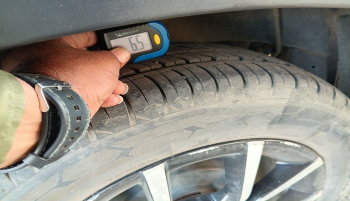 2018 Mahindra KUV 100 NXT K8 D 6 STR, Diesel, Manual, 76,981 km, tyre