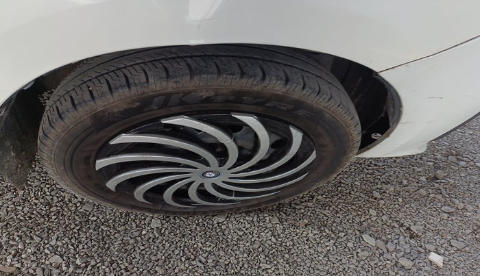 2021 Maruti Ertiga VXI CNG, Petrol, Manual, 1,60,557 km, tyre