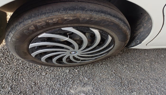 2021 Maruti Ertiga VXI CNG, Petrol, Manual, 1,60,557 km, tyre