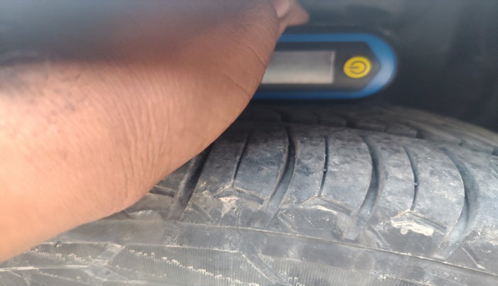 2022 Hyundai AURA SX 1.2, Petrol, Manual, 77,104 km, tyre