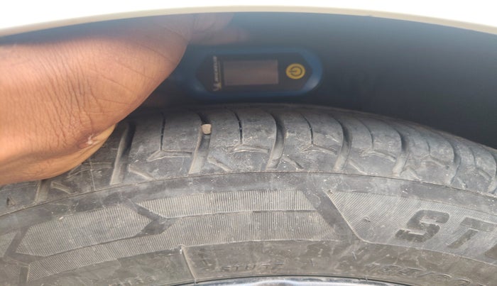 2022 Hyundai AURA SX 1.2, Petrol, Manual, 77,104 km, tyre