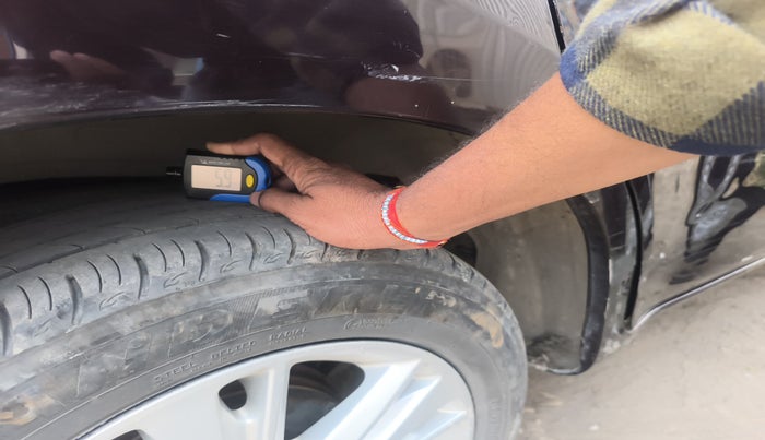 2016 Toyota Innova Crysta 2.8 ZX AT 7 STR, Diesel, Automatic, 2,51,670 km, tyre