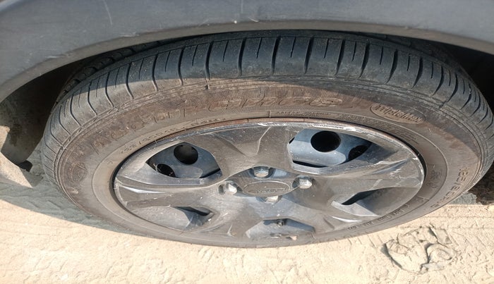 2019 Ford FREESTYLE AMBIENTE 1.5 DIESEL, Diesel, Manual, 1,29,770 km, tyre