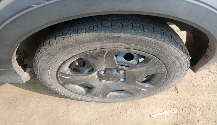 2019 Ford FREESTYLE AMBIENTE 1.5 DIESEL, Diesel, Manual, 1,29,770 km, tyre