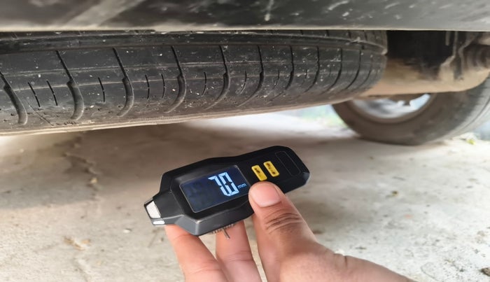 2024 KIA CARENS LUXURY PLUS 1.5 DIESEL 7 STR, Diesel, Manual, 4,577 km, tyre