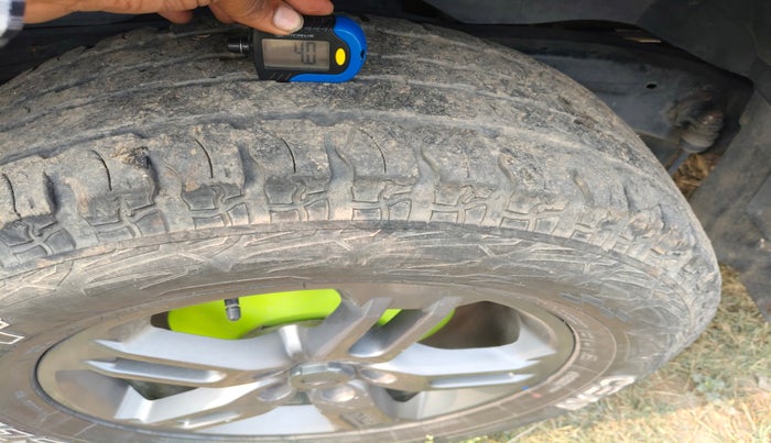 2021 Mahindra Thar LX  P 4WD AT CONVERTIBLE, Petrol, Automatic, 56,084 km, tyre