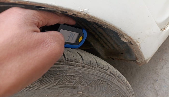 2017 Hyundai Eon D-LITE+, Petrol, Manual, 26,886 km, tyre