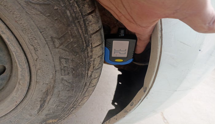 2017 Hyundai Eon D-LITE+, Petrol, Manual, 26,886 km, tyre