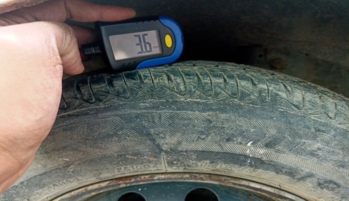 2017 Hyundai Eon D-LITE+, Petrol, Manual, 26,886 km, tyre