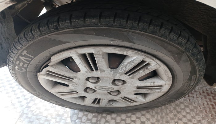 2011 Hyundai Santro Xing GLS LPG, Petrol, Manual, 94,11,294 km, tyre