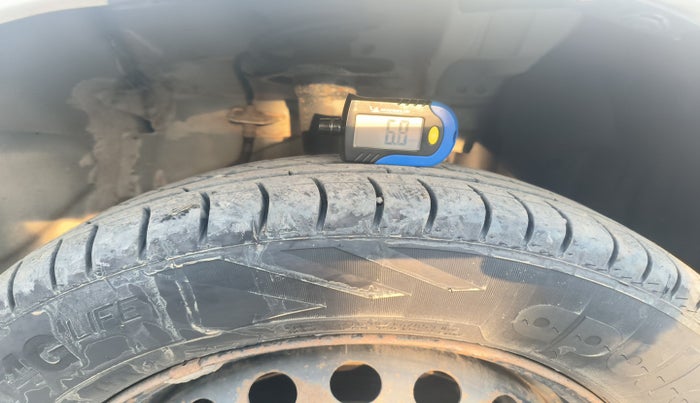 2015 Datsun Go Plus A, Petrol, Manual, 64,213 km, tyre