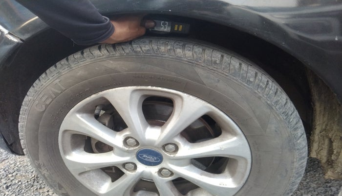 2012 Ford Figo TITANIUM 1.4 DIESEL, Diesel, Manual, 1,28,519 km, tyre