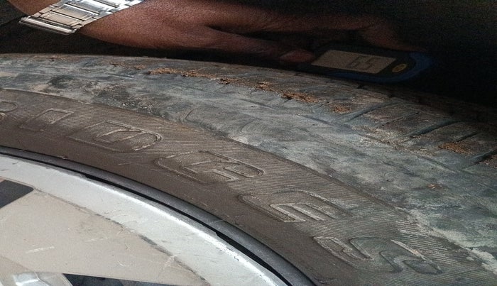 2017 Mahindra XUV500 W6, Diesel, Manual, 1,66,942 km, tyre