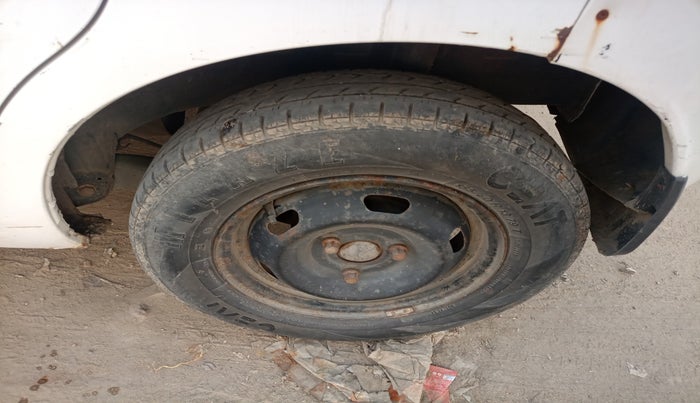 2017 Datsun Redi Go T (O), Petrol, Manual, 1,00,880 km, tyre