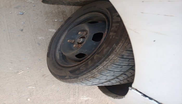 2017 Datsun Redi Go T (O), Petrol, Manual, 1,00,880 km, tyre