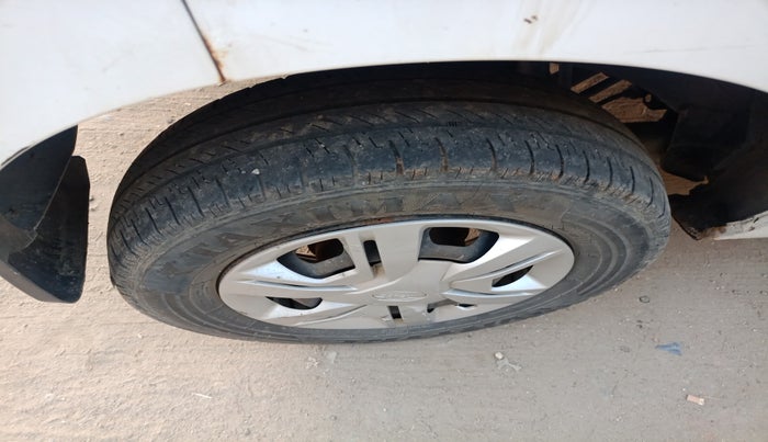 2017 Datsun Redi Go T (O), Petrol, Manual, 1,00,880 km, tyre