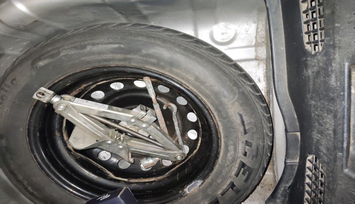 2013 Hyundai i20 MAGNA (O) 1.2, Petrol, Manual, 1,09,753 km, tyre