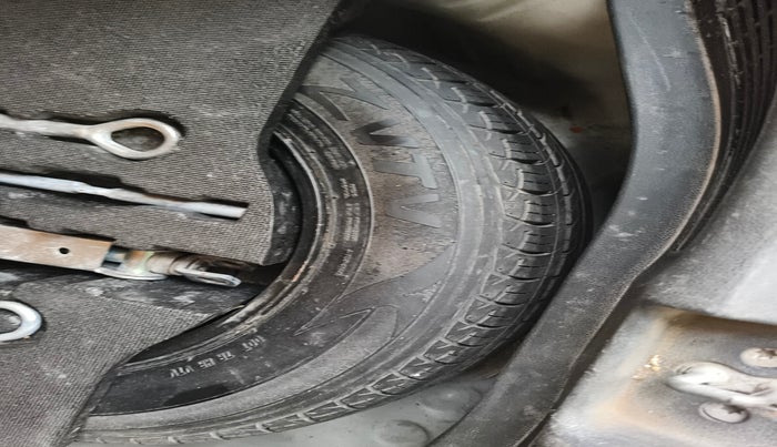 2016 Honda Jazz 1.5L I-DTEC SV, Diesel, Manual, 68,332 km, tyre