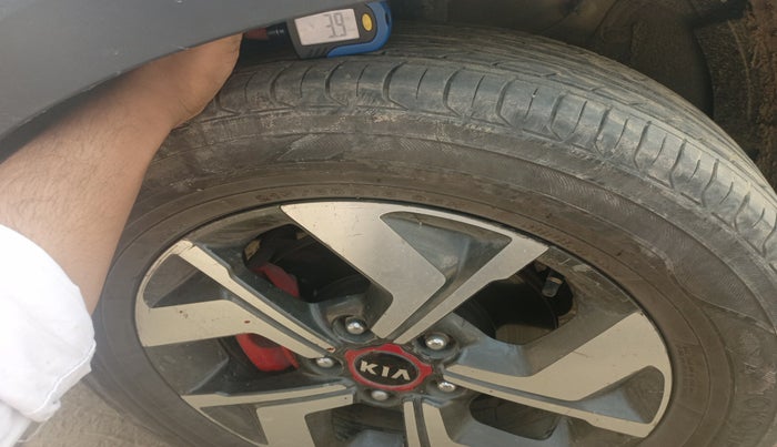 2020 KIA SONET GTX PLUS 1.5, Diesel, Manual, 1,69,317 km, tyre