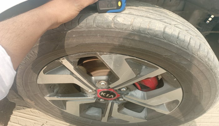 2020 KIA SONET GTX PLUS 1.5, Diesel, Manual, 1,69,317 km, tyre