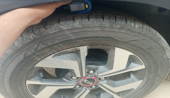 2020 KIA SONET GTX PLUS 1.5, Diesel, Manual, 1,69,317 km, tyre