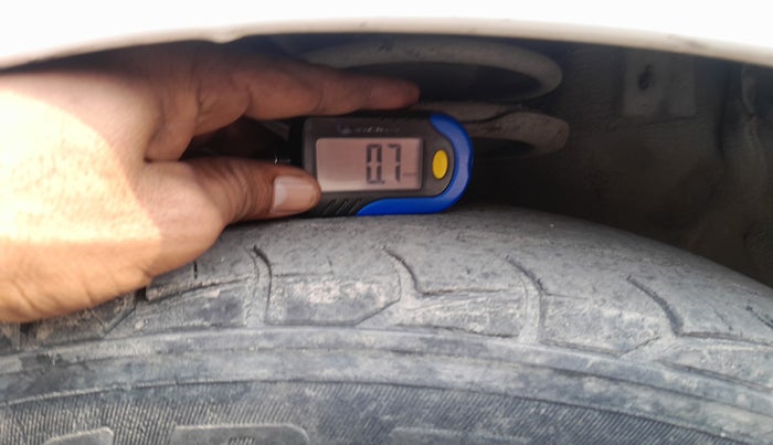 2010 Hyundai i20 SPORTZ 1.2, Petrol, Manual, 1,36,039 km, tyre