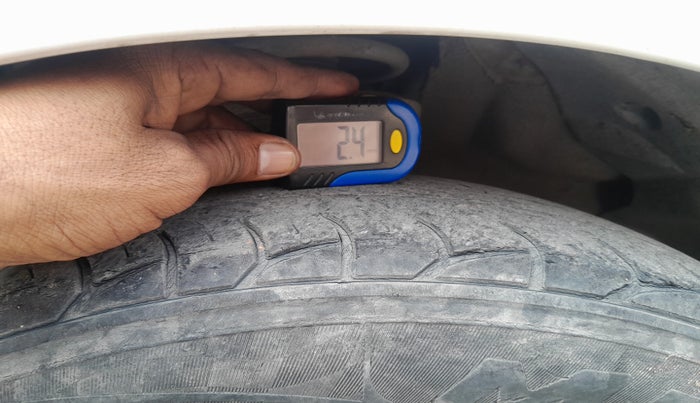 2010 Hyundai i20 SPORTZ 1.2, Petrol, Manual, 1,36,039 km, tyre