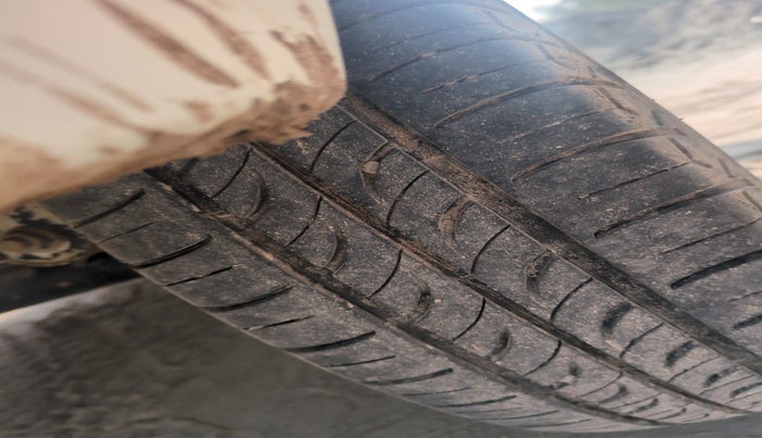 2017 Maruti Alto K10 LXI CNG (AIRBAG), Petrol, Manual, 1,99,690 km, tyre