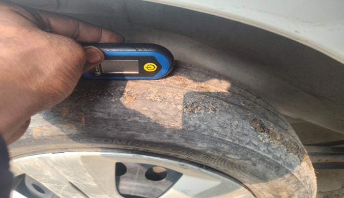 2017 Maruti Wagon R 1.0 VXI AMT, Petrol, Automatic, 55,981 km, tyre