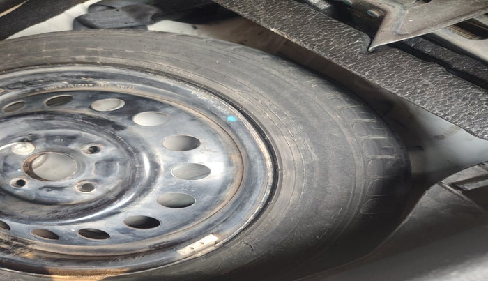 2017 Maruti Wagon R 1.0 VXI AMT, Petrol, Automatic, 55,981 km, tyre