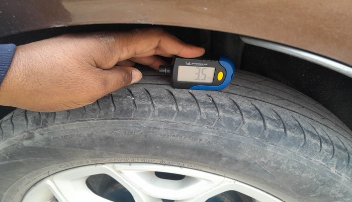 2017 Ford Ecosport TITANIUM 1.5L PETROL, Petrol, Manual, 1,31,004 km, tyre