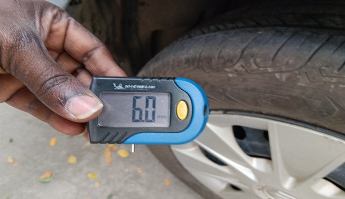 2010 Maruti SX4 VXI, Petrol, Manual, 67,597 km, tyre