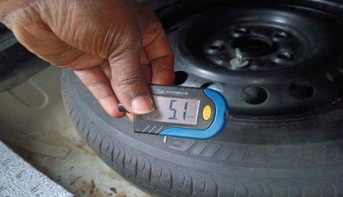 2010 Maruti SX4 VXI, Petrol, Manual, 67,597 km, tyre