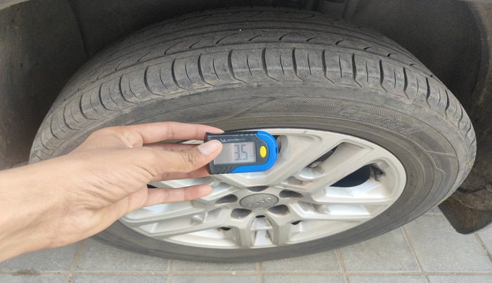 2017 Jeep Compass LIMITED 2.0 DIESEL 4X4, Diesel, Manual, 1,02,992 km, tyre