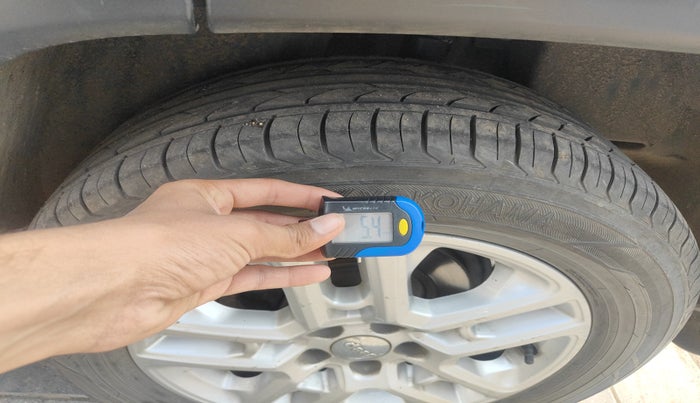 2017 Jeep Compass LIMITED 2.0 DIESEL 4X4, Diesel, Manual, 1,02,992 km, tyre