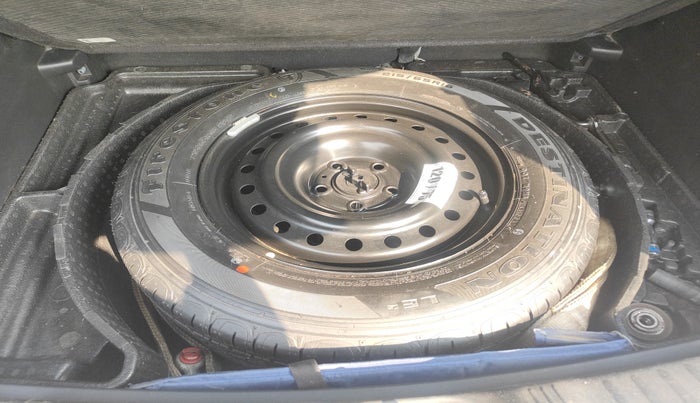 2017 Jeep Compass LIMITED 2.0 DIESEL 4X4, Diesel, Manual, 1,02,992 km, tyre