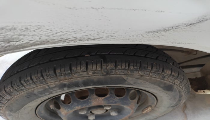 2015 Maruti Alto 800 LXI, Petrol, Manual, 96,449 km, tyre