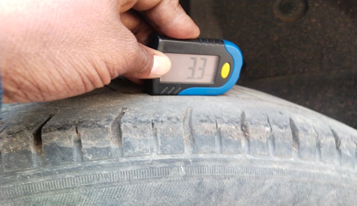 2014 Nissan Terrano XL (D), Diesel, Manual, 1,24,670 km, tyre