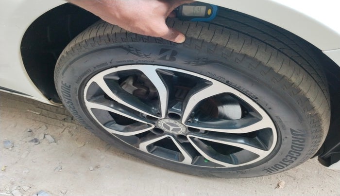 2018 Mercedes Benz C Class C 220 CDI AVANTGARDE, Diesel, Automatic, 1,64,895 km, tyre