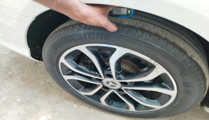 2018 Mercedes Benz C Class C 220 CDI AVANTGARDE, Diesel, Automatic, 1,64,895 km, tyre