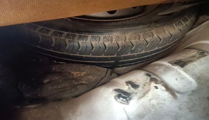 2011 Maruti Alto LXI, Petrol, Manual, 1,52,222 km, tyre