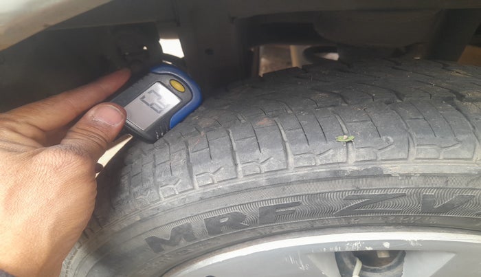 2010 Maruti Zen Estilo LXI, Petrol, Manual, 1,69,251 km, tyre