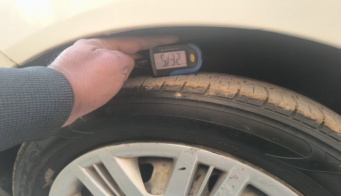 2013 Hyundai Santro Xing GLS, Petrol, Manual, 1,49,068 km, tyre