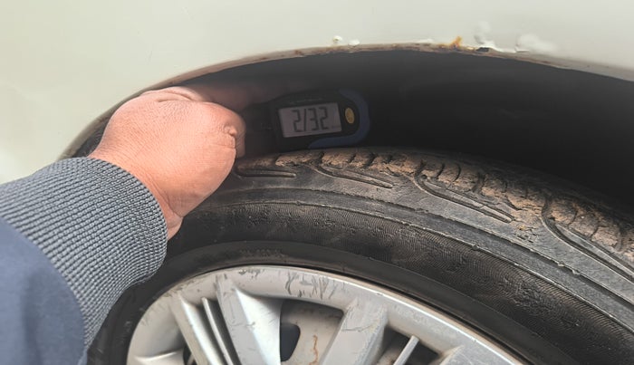 2013 Hyundai Santro Xing GLS, Petrol, Manual, 1,49,068 km, tyre