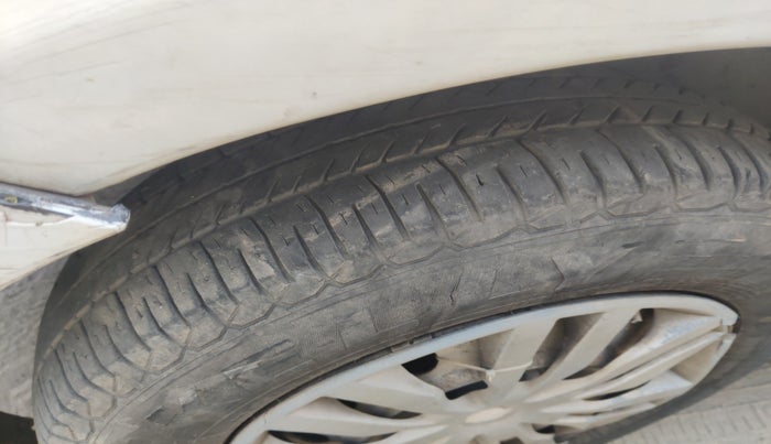 2010 Maruti Swift Dzire LXI, Petrol, Manual, 75,540 km, tyre