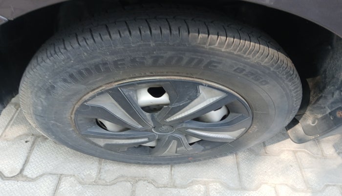 2018 Tata Tiago XE PETROL, Petrol, Manual, 11,451 km, tyre