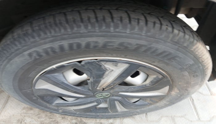 2018 Tata Tiago XE PETROL, Petrol, Manual, 11,451 km, tyre